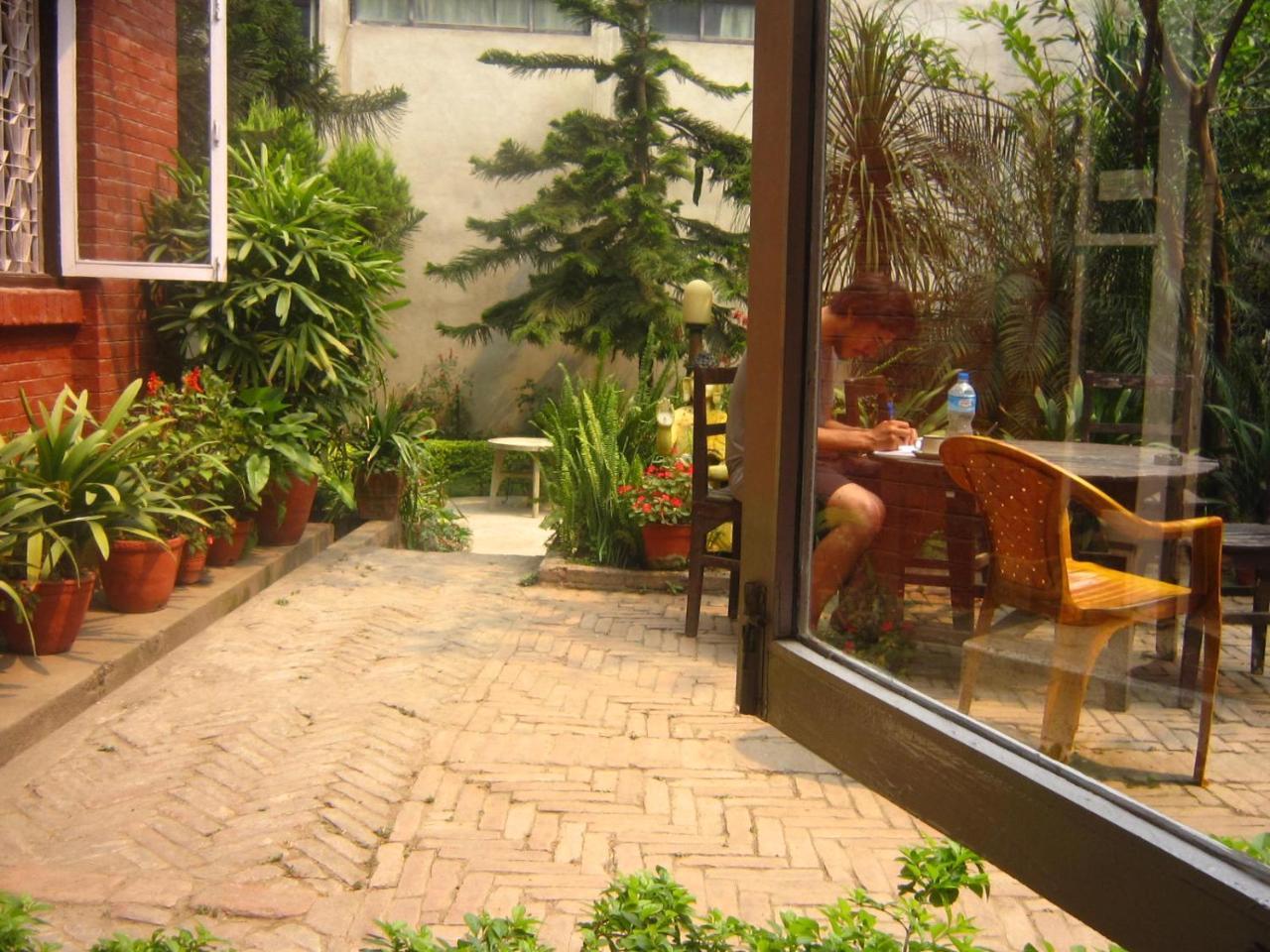 Kathmandu Garden House Hotell Exteriör bild